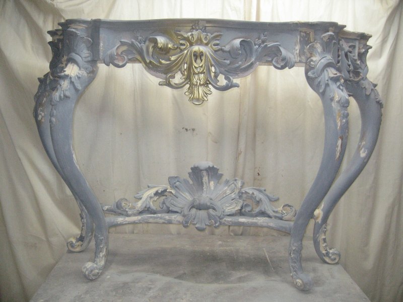 Entry Hall Table Before - Lanscaping